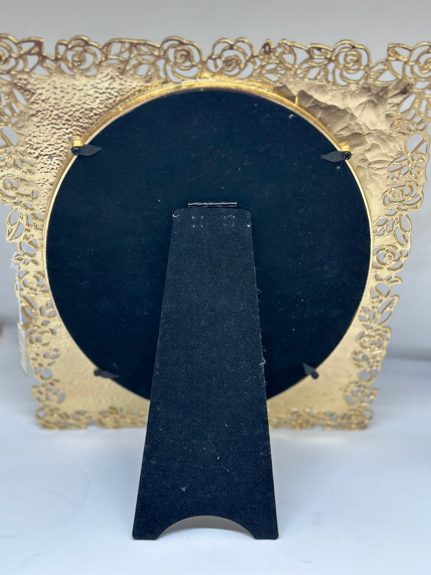 Elegant Metal Frame