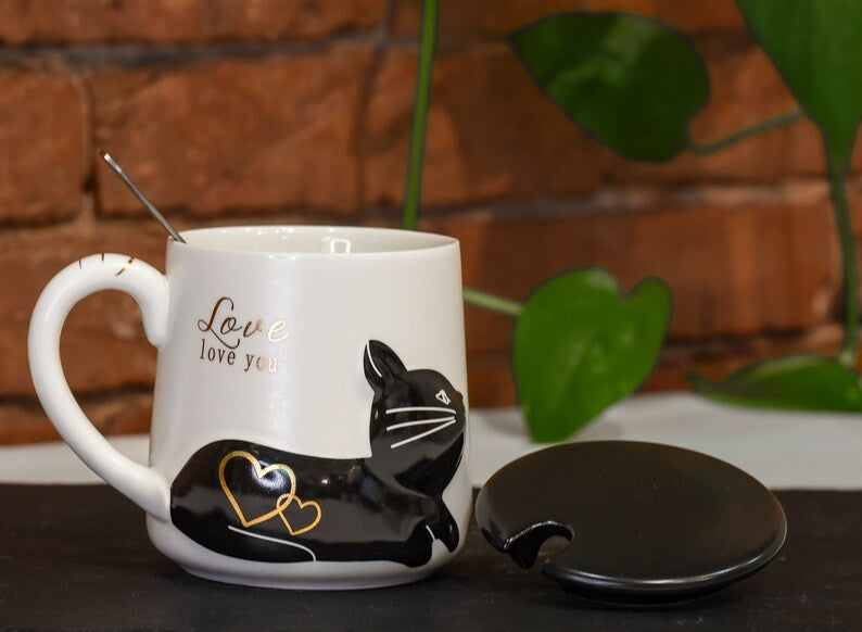 Purrfect Pair: Charming Cat-Embossed Mugs with Lid and Spoon (set of 2)