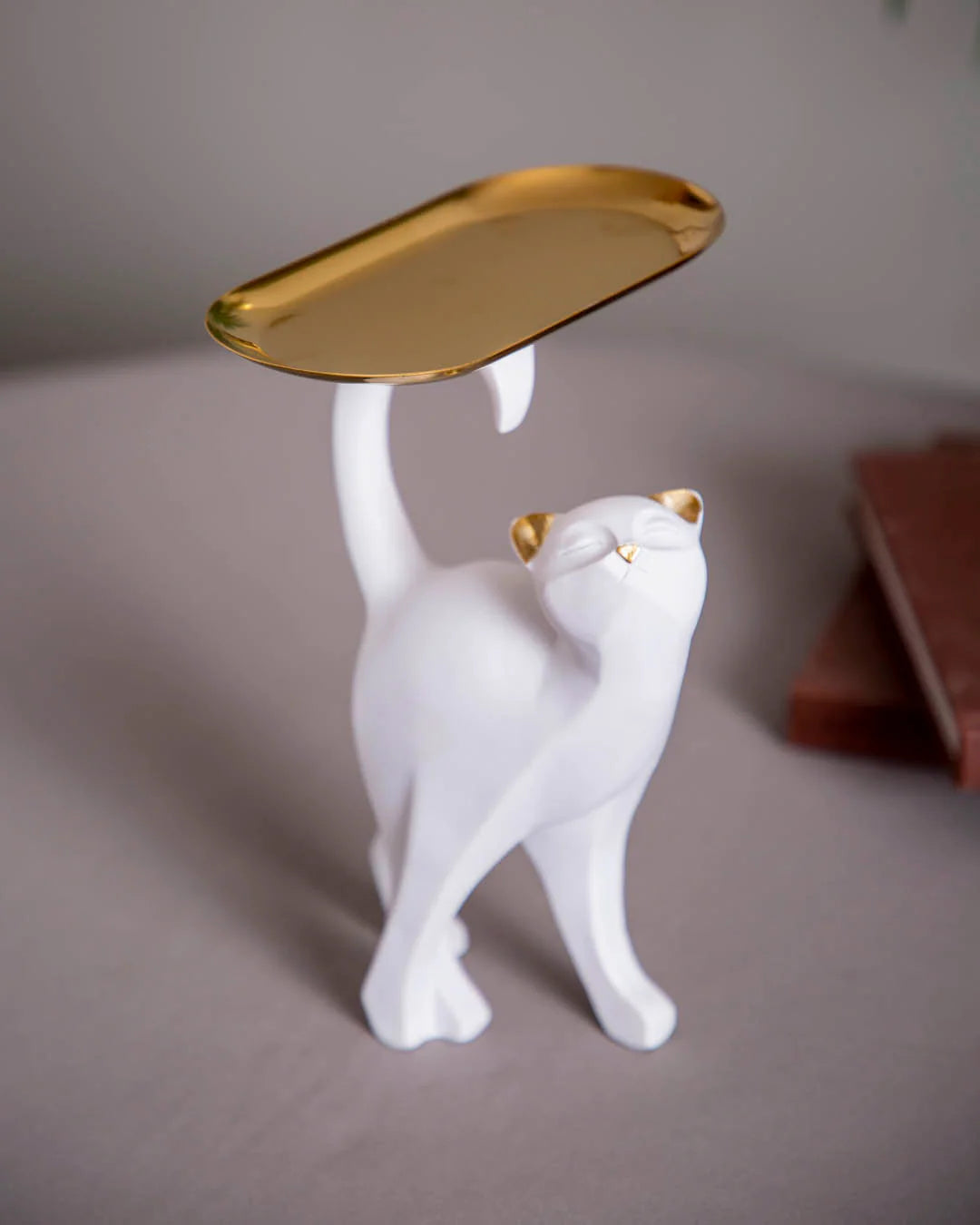 The Tray-Tailed Cat Sculpture