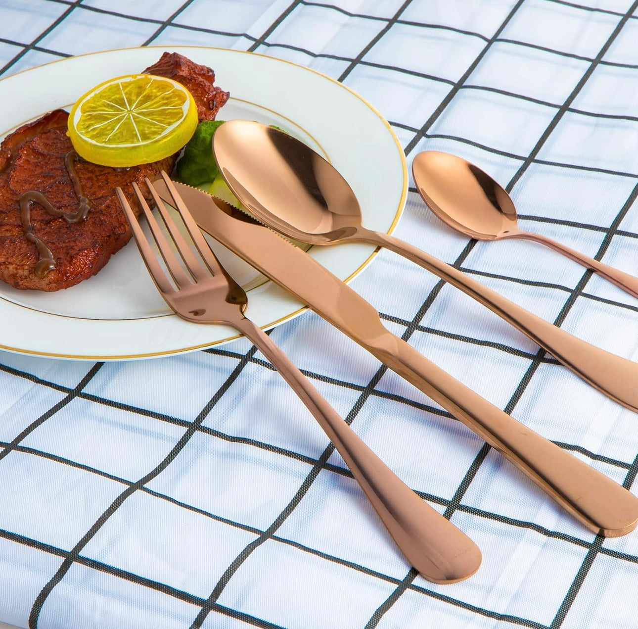 Rose Gold Elegance: Cutlery Set in Stylish Box