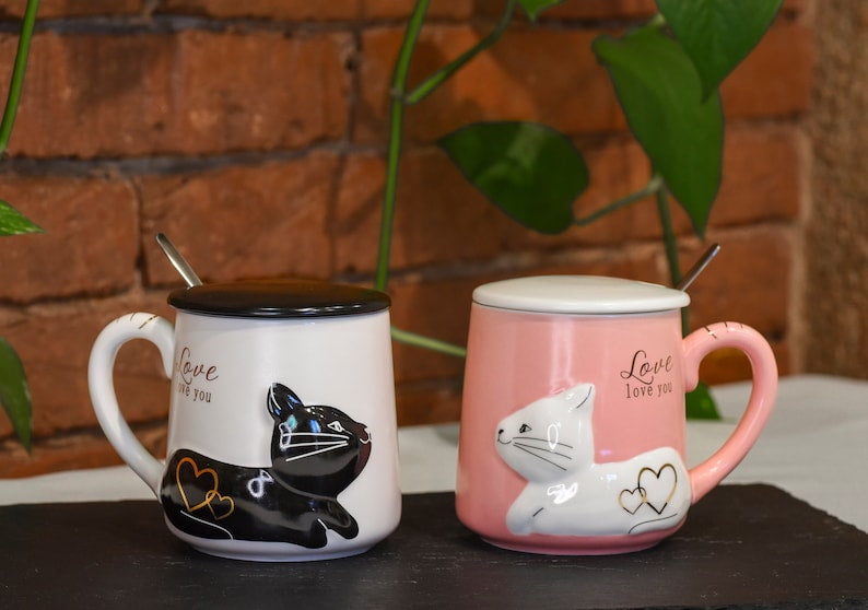 Purrfect Pair: Charming Cat-Embossed Mugs with Lid and Spoon (set of 2)