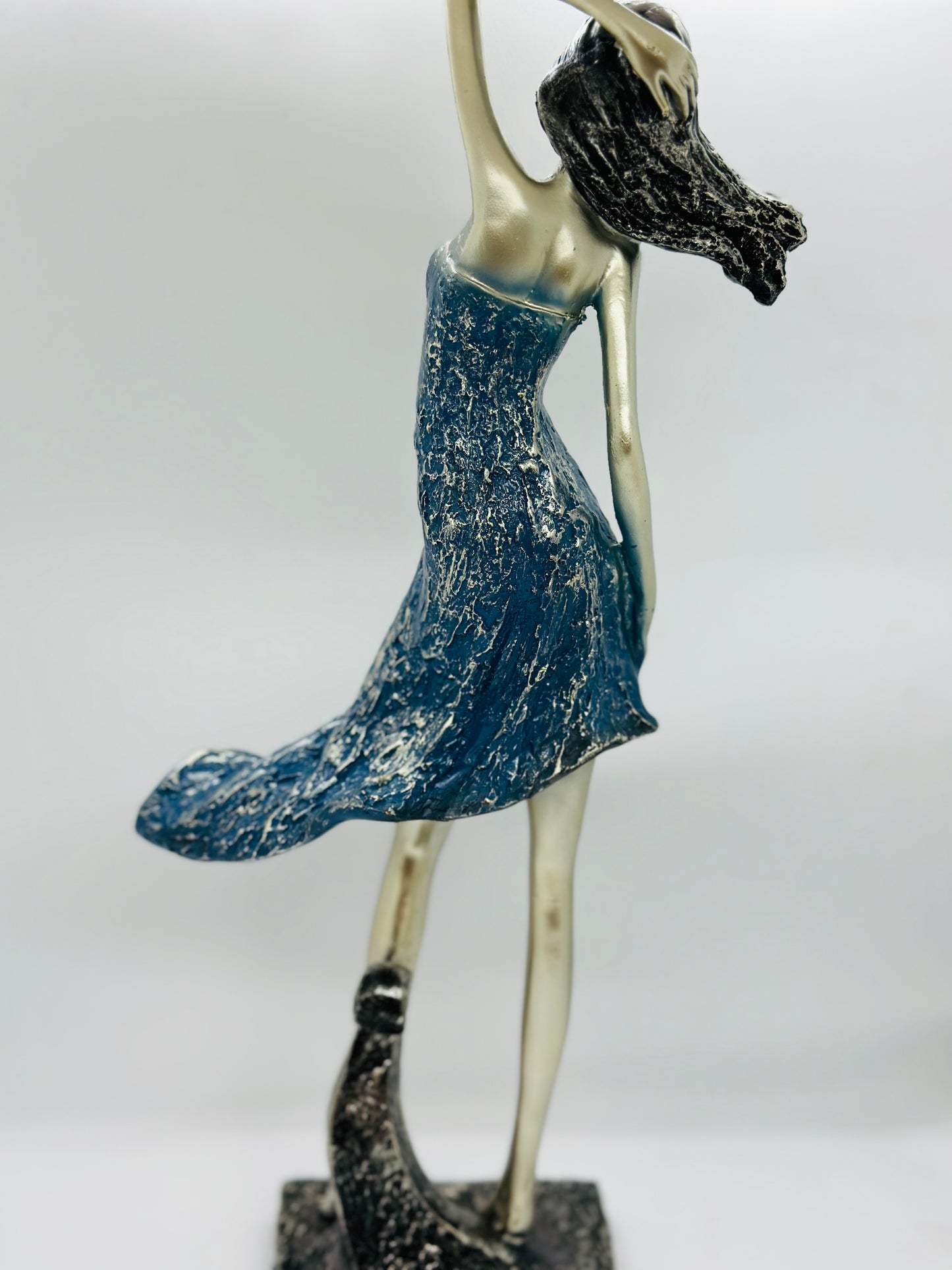 ‘Fiona’ in Blue
