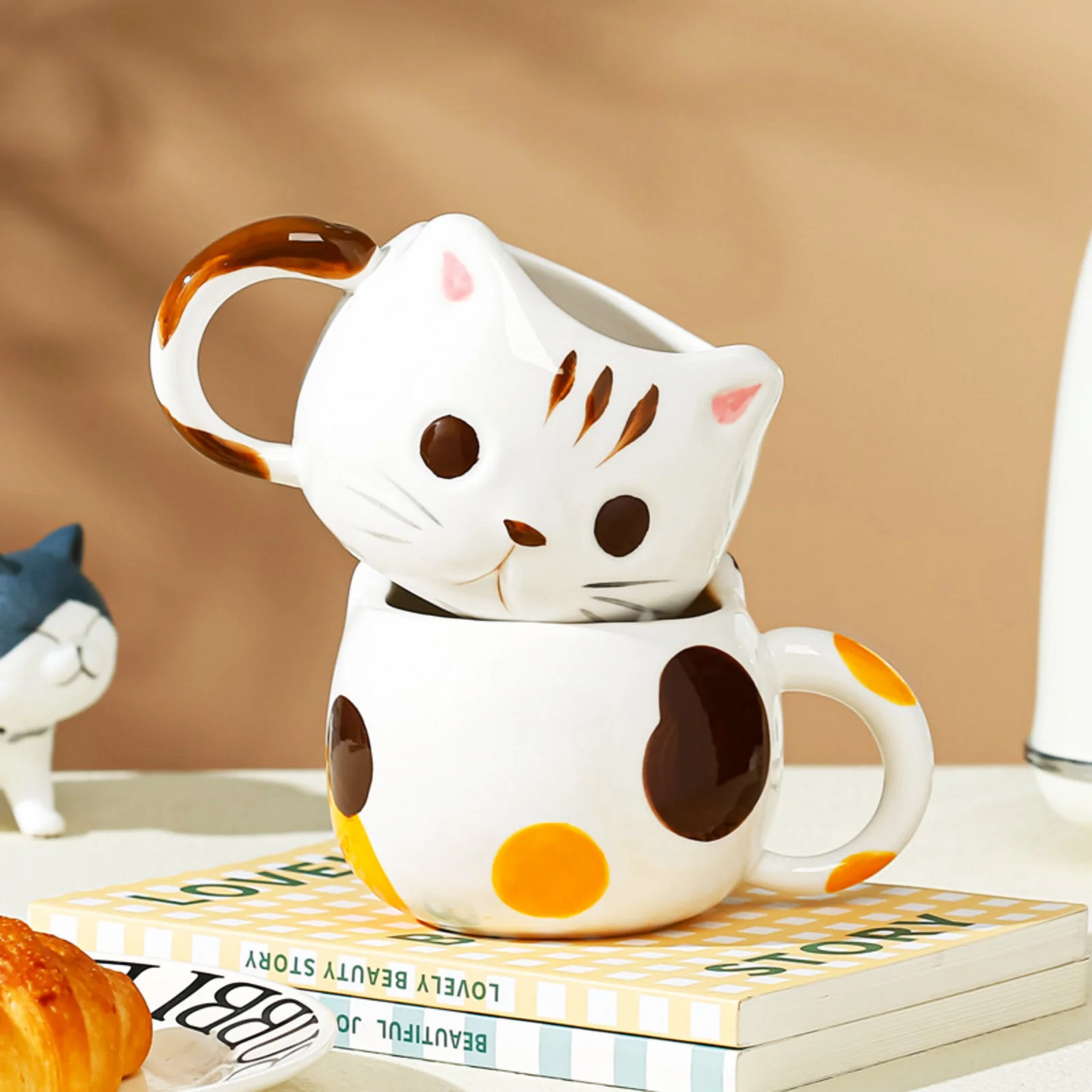 Adorable Cat-Shaped Mugs With Whimsical Design