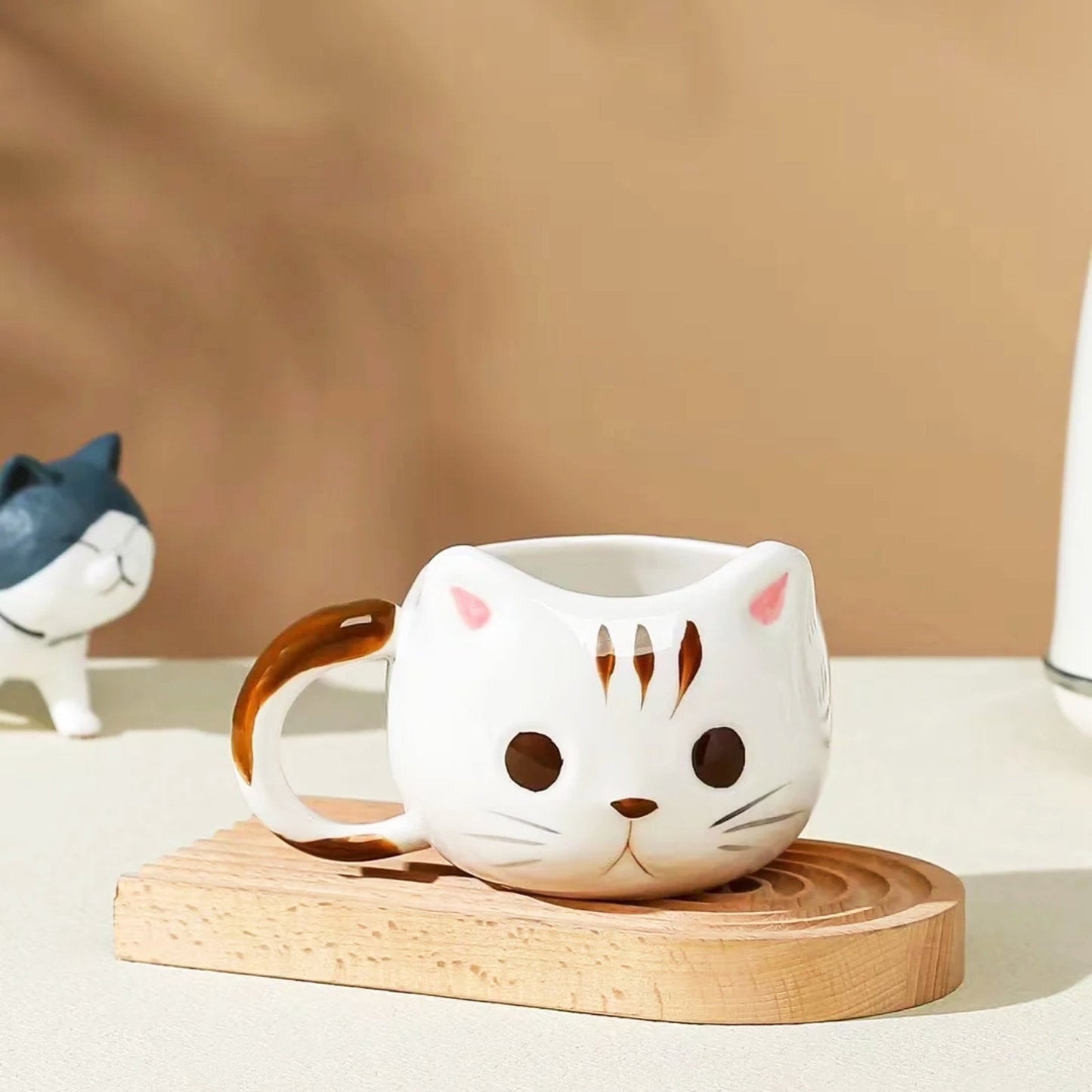 Adorable Cat-Shaped Mugs With Whimsical Design