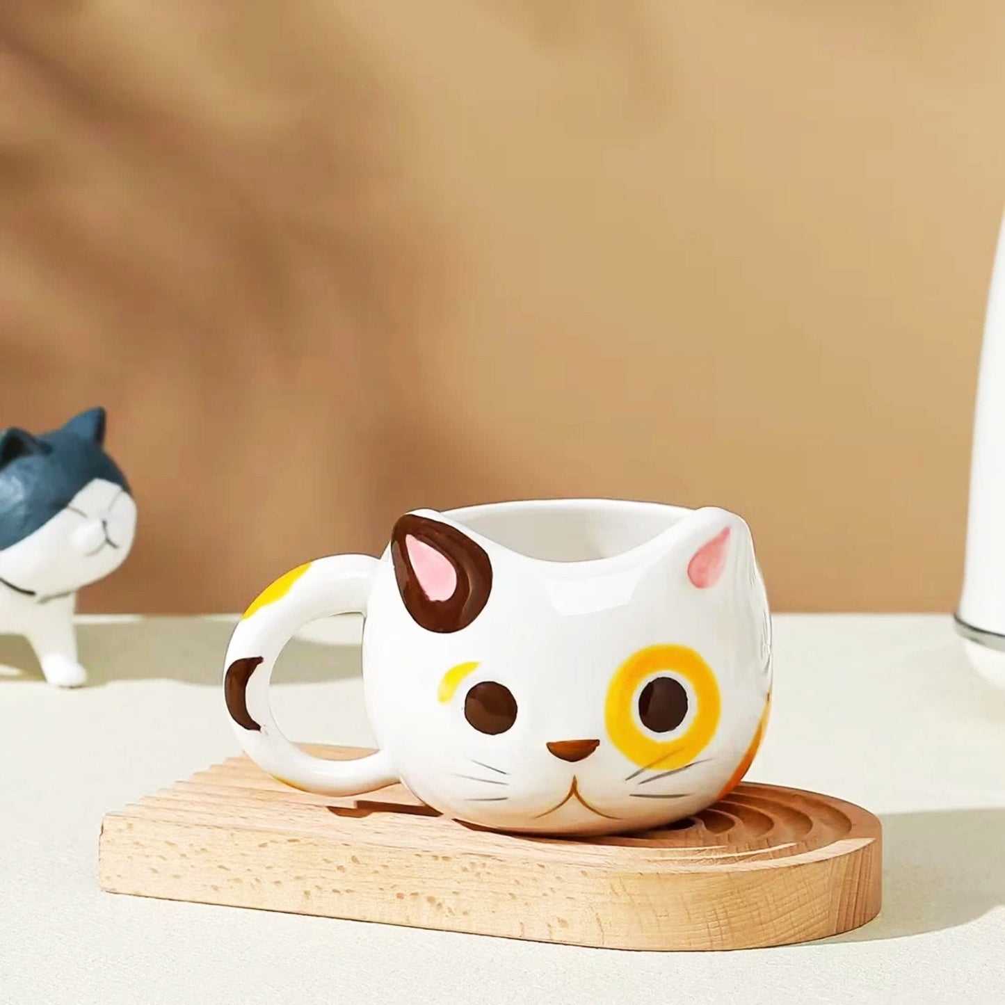 Adorable Cat-Shaped Mugs With Whimsical Design