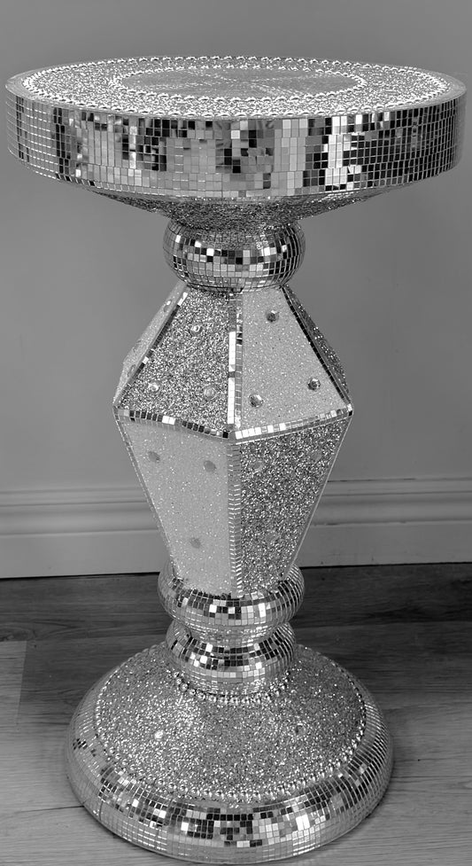 ‘Kleo’ -Circular Diamanté Feature Stand